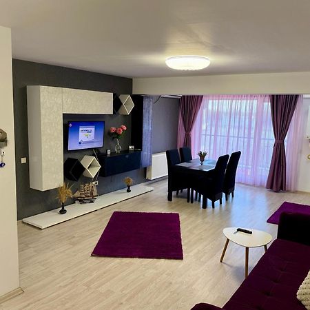 Airport Apartment 70 Squared Meters Отопени Екстериор снимка
