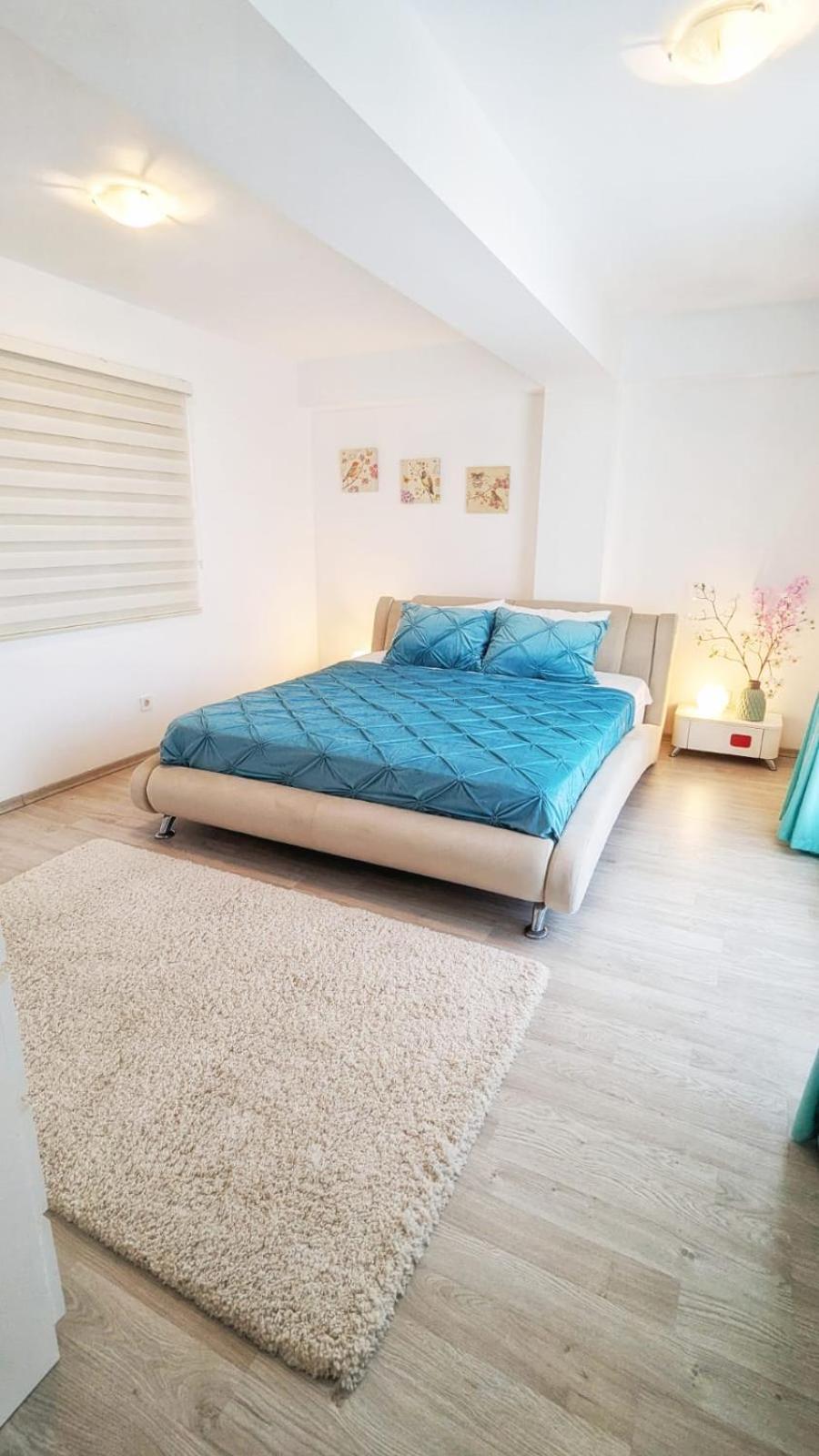 Airport Apartment 70 Squared Meters Отопени Екстериор снимка