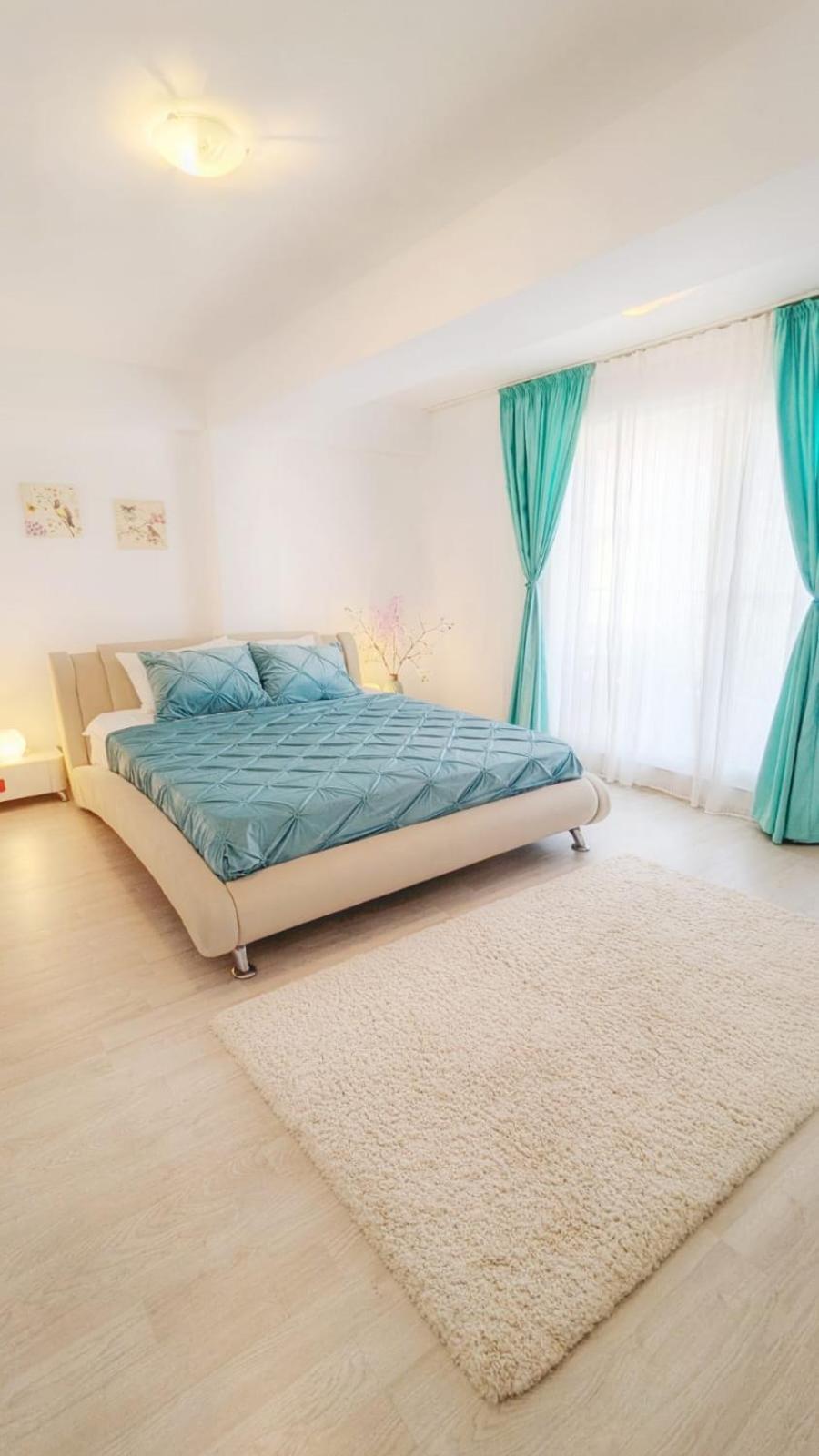Airport Apartment 70 Squared Meters Отопени Екстериор снимка