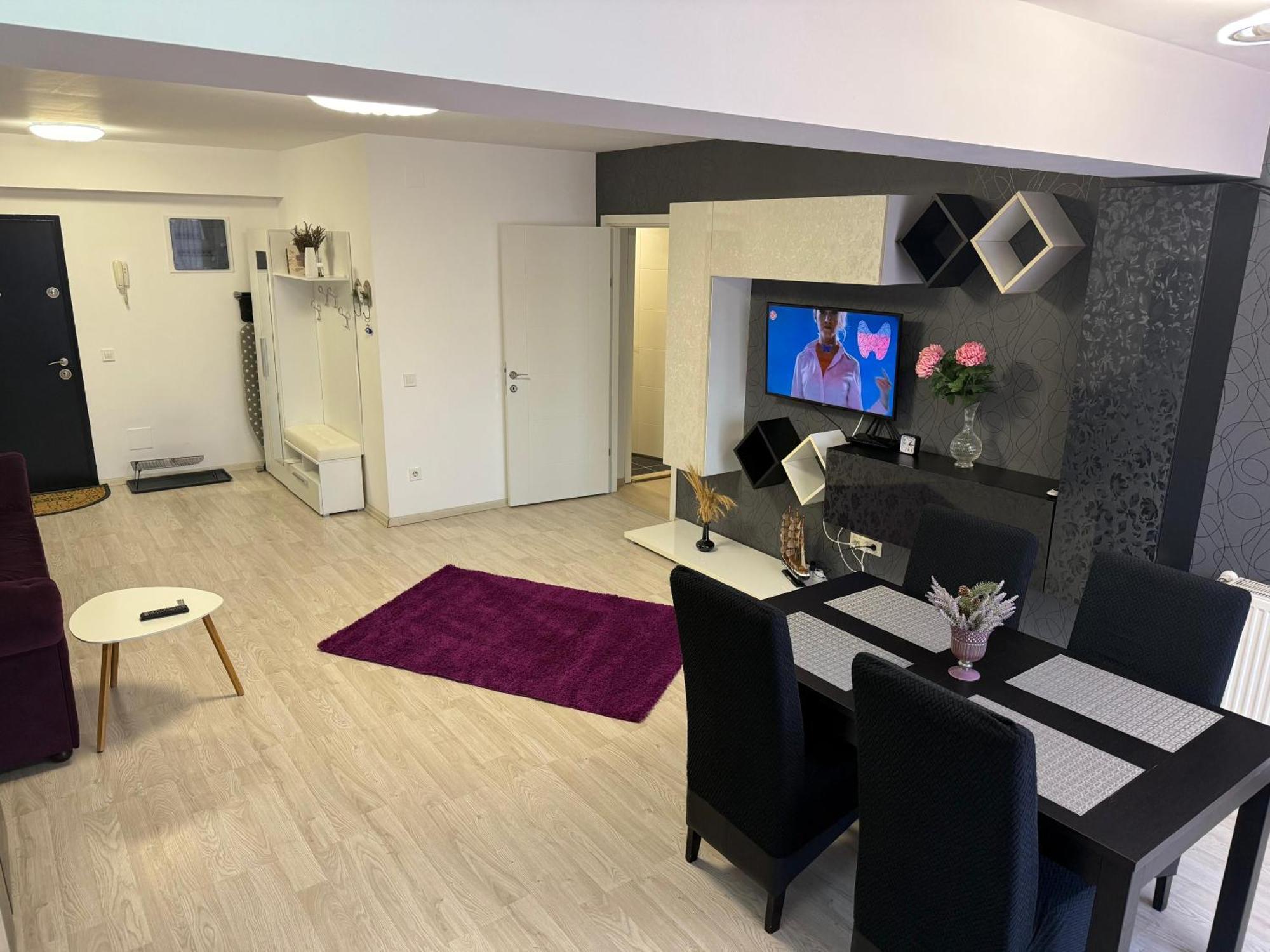 Airport Apartment 70 Squared Meters Отопени Екстериор снимка