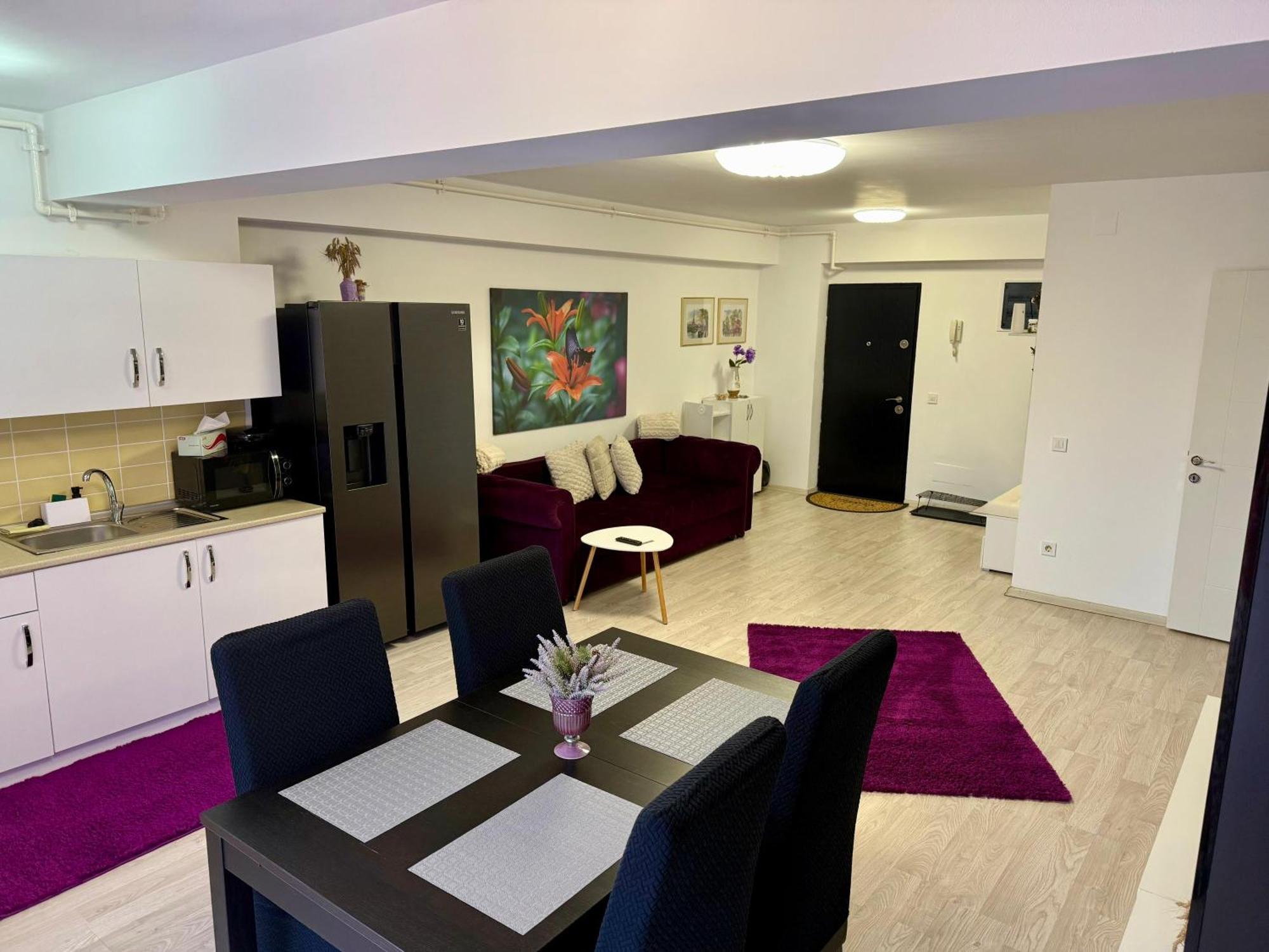 Airport Apartment 70 Squared Meters Отопени Екстериор снимка